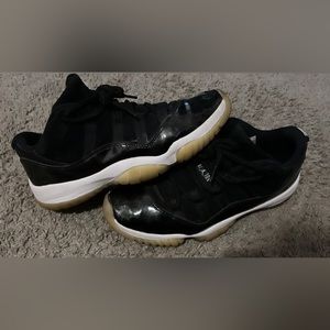 Jordan 11 low barons